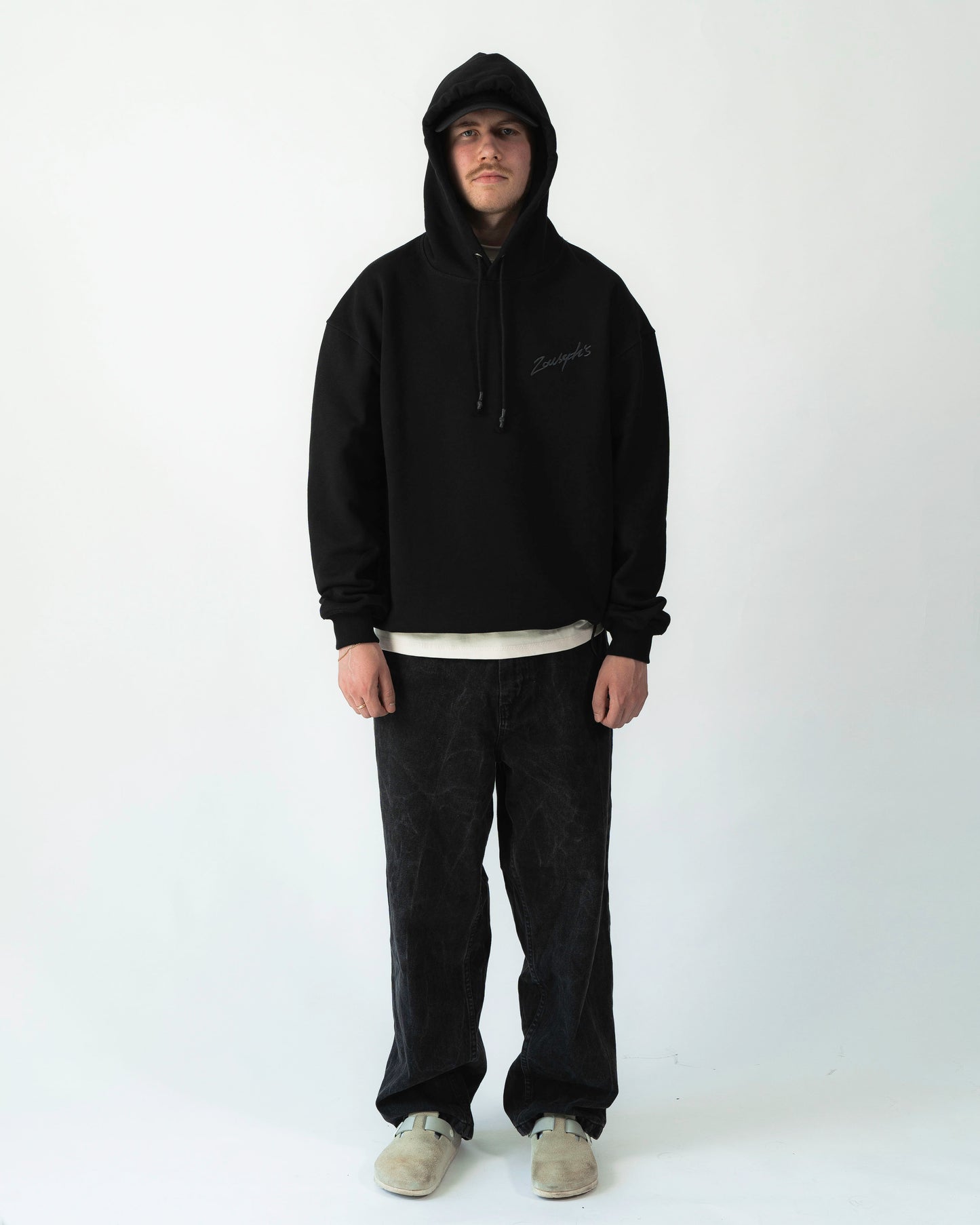 EMBROIDERED HOODIE - BLACK