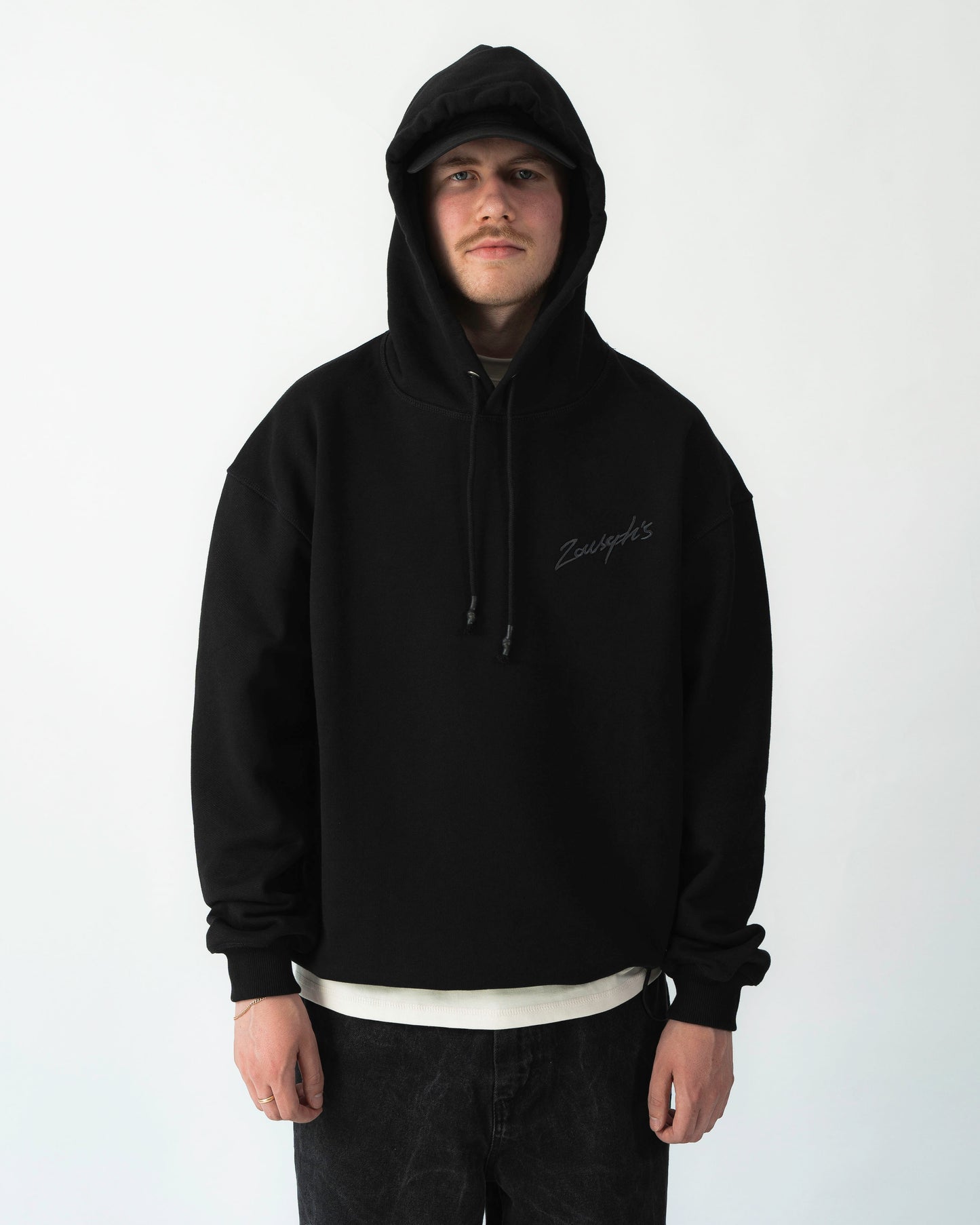 EMBROIDERED HOODIE - BLACK