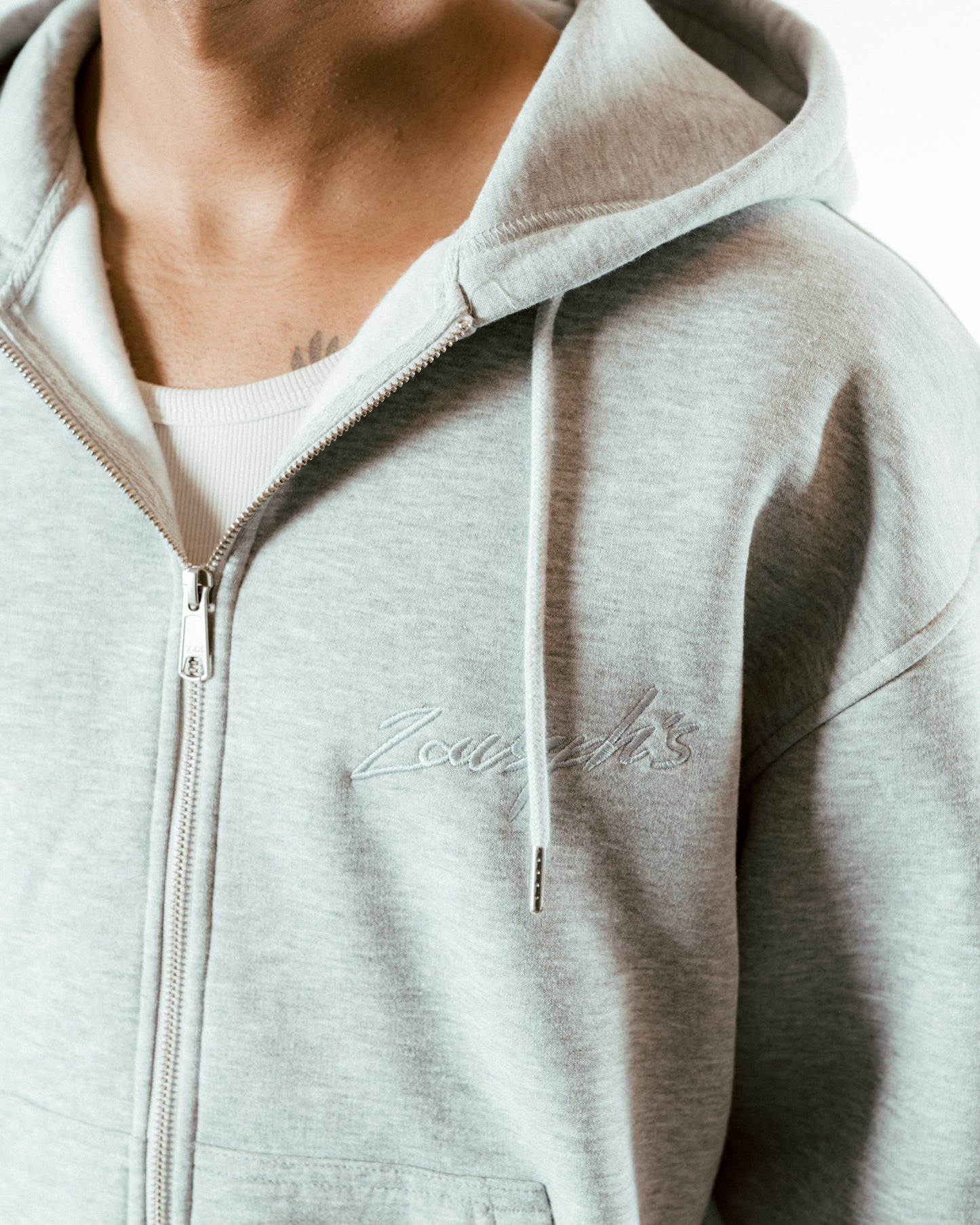 ZIPPER HOODIE - GREY